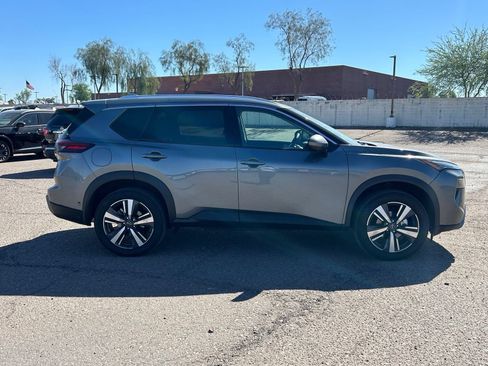 Used 2026 Nissan Rogue SL FWD image 4