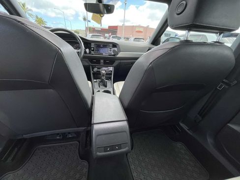 Used 2020 Volkswagen Jetta R-Line w/ R-Line Cold Weather Package FWD image 24