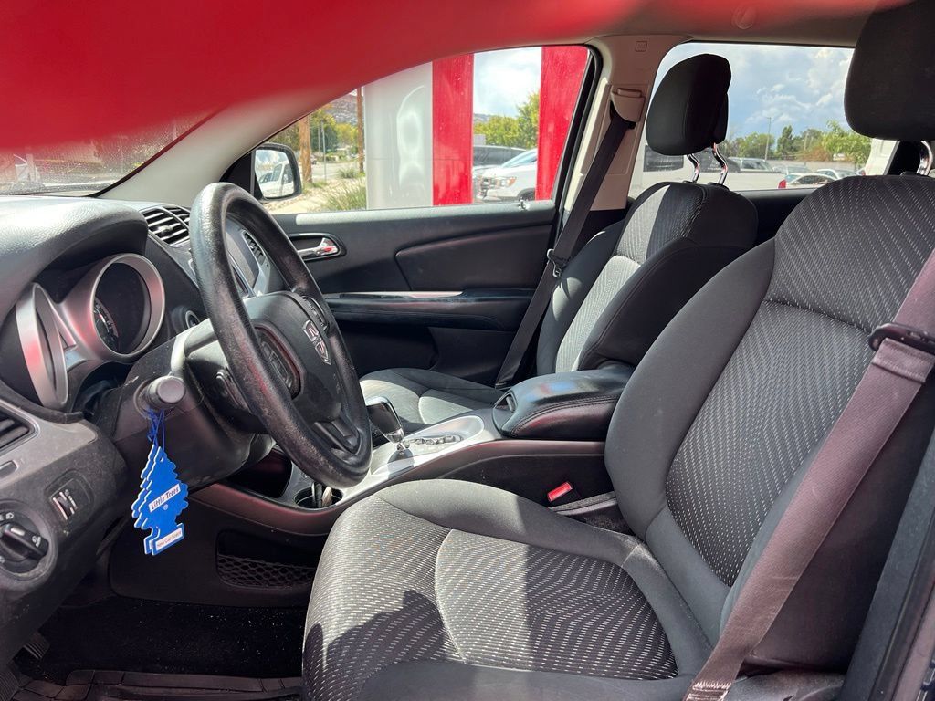 Used 2015 Dodge Journey SXT w/ Flexible Seating Group FWD image 7