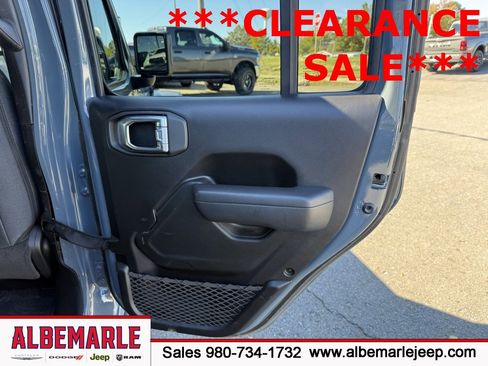 Used 2024 Jeep Wrangler Willys image 33