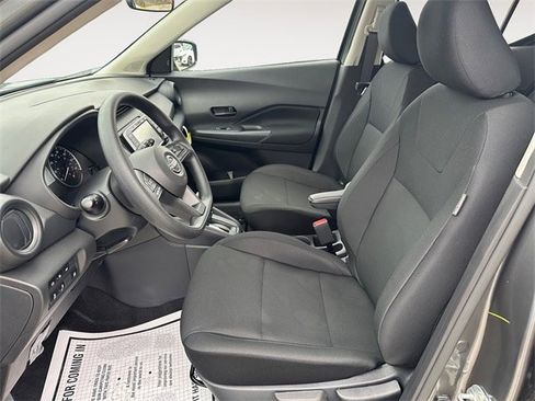 New 2025 Nissan Kicks S image 9
