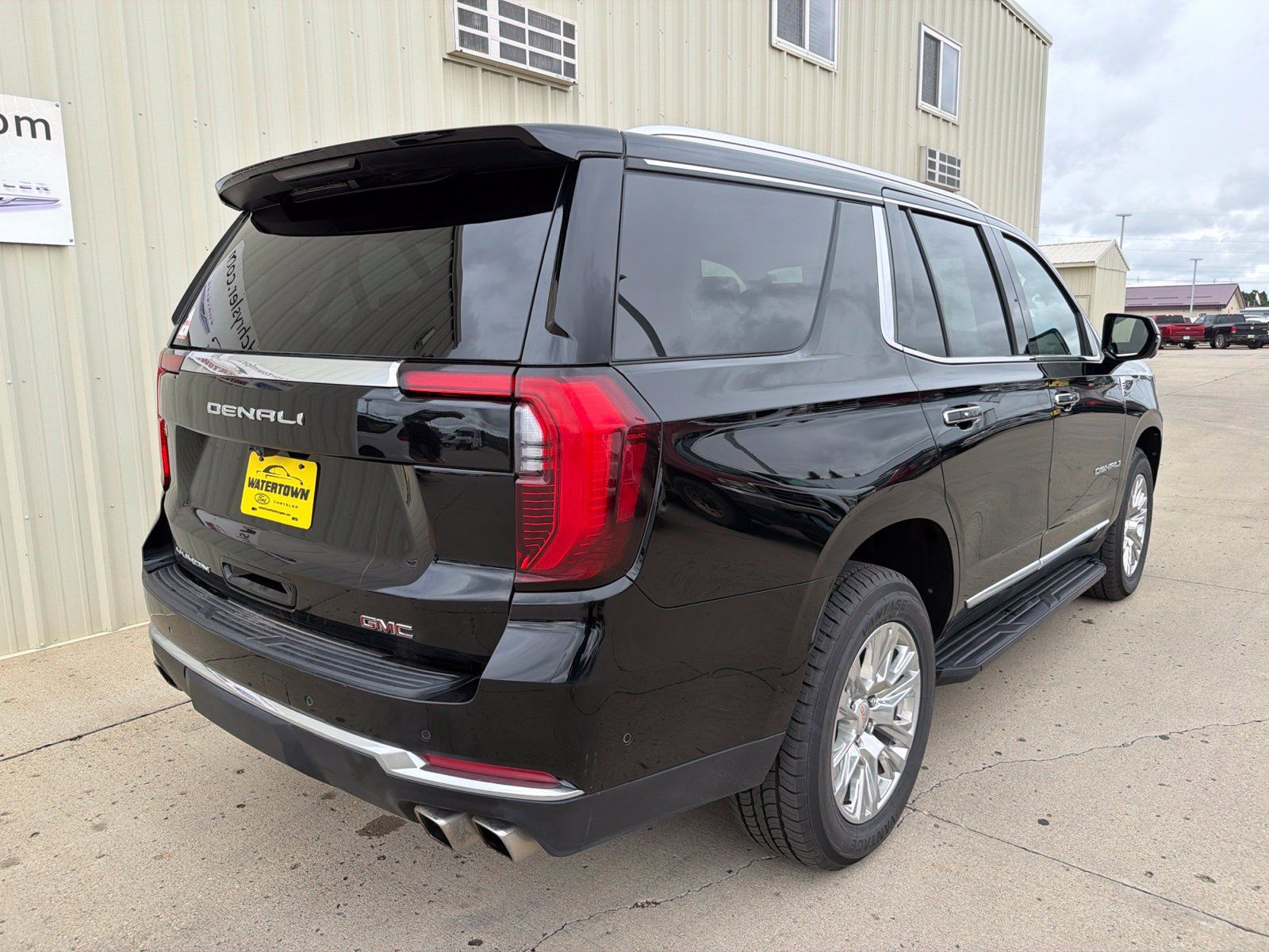 Used 2025 GMC Yukon Denali AWD/4WD image 7