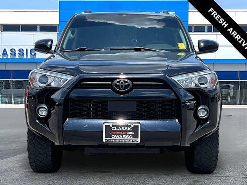 Used 2021 Toyota 4Runner SR5 RWD image 17