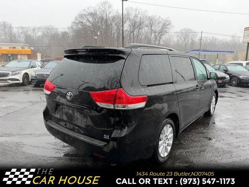 Used 2013 Toyota Sienna XLE image 11