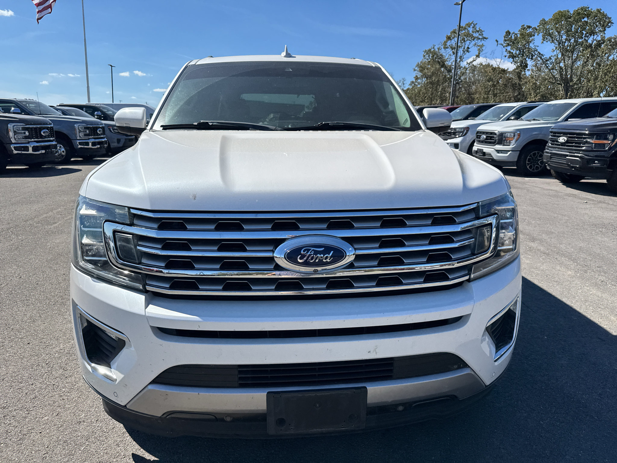 Used 2018 Ford Expedition Limited w/ Equipment Group 302A RWD image 2