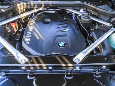 New 2026 BMW X7 xDrive40i w/ Premium Package image 24