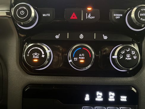 Used 2025 RAM 1500 Big Horn AWD/4WD image 17
