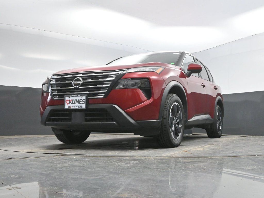 Used 2025 Nissan Rogue SV AWD/4WD image 30