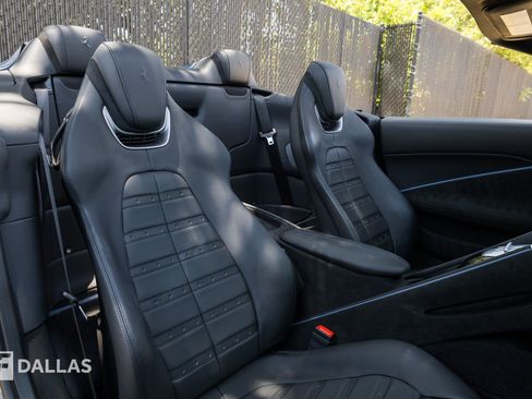Used 2024 Ferrari Roma Spider RWD image 43