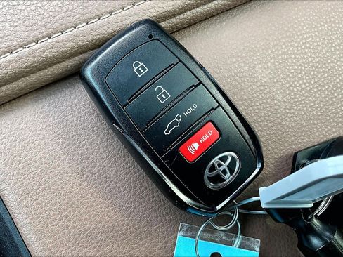Used 2025 Toyota Grand Highlander AWD Hybrid image 15