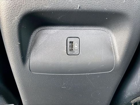 Used 2025 Nissan Sentra SR w/ SR Premium Package FWD image 32