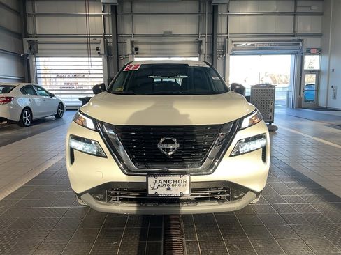 Used 2023 Nissan Rogue S image 4