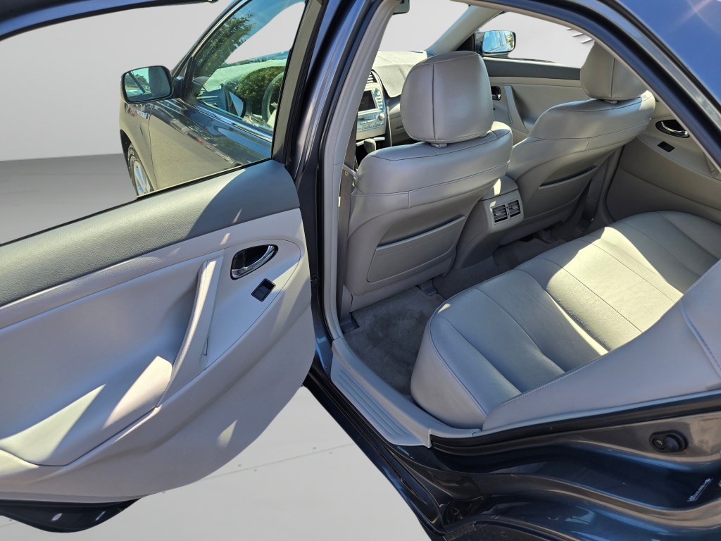 Used 2009 Toyota Camry Hybrid w/ Upgrade Pkg w/ Navigation FWD image 21