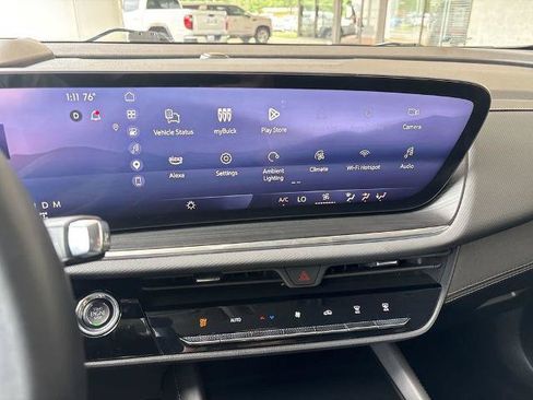 Used 2025 Buick Envision Preferred AWD/4WD image 12