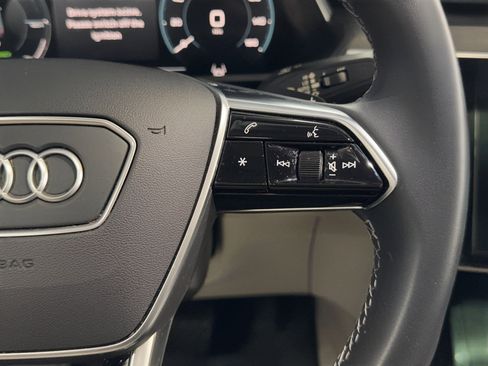 Used 2022 Audi e-tron Premium Plus w/ Premium Plus Package image 22
