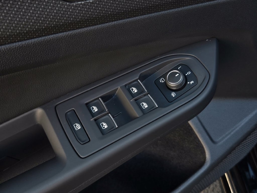 Used 2024 Volkswagen Golf R AWD/4WD image 14