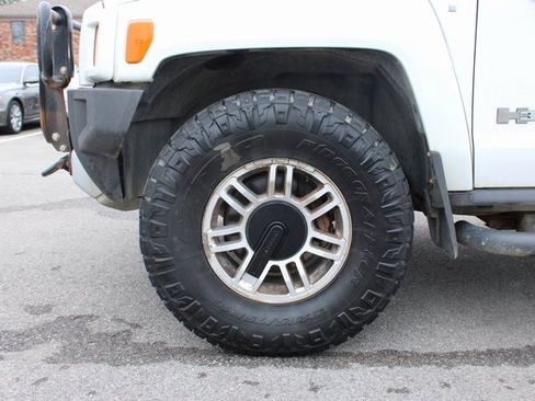 Used 2008 HUMMER H3 Luxury image 31