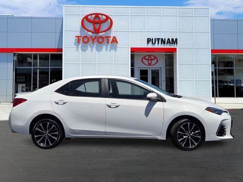 Used 2019 Toyota Corolla SE FWD image 3