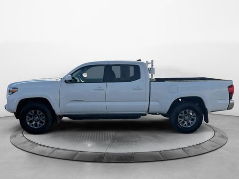 Used 2018 Toyota Tacoma SR5 image 8