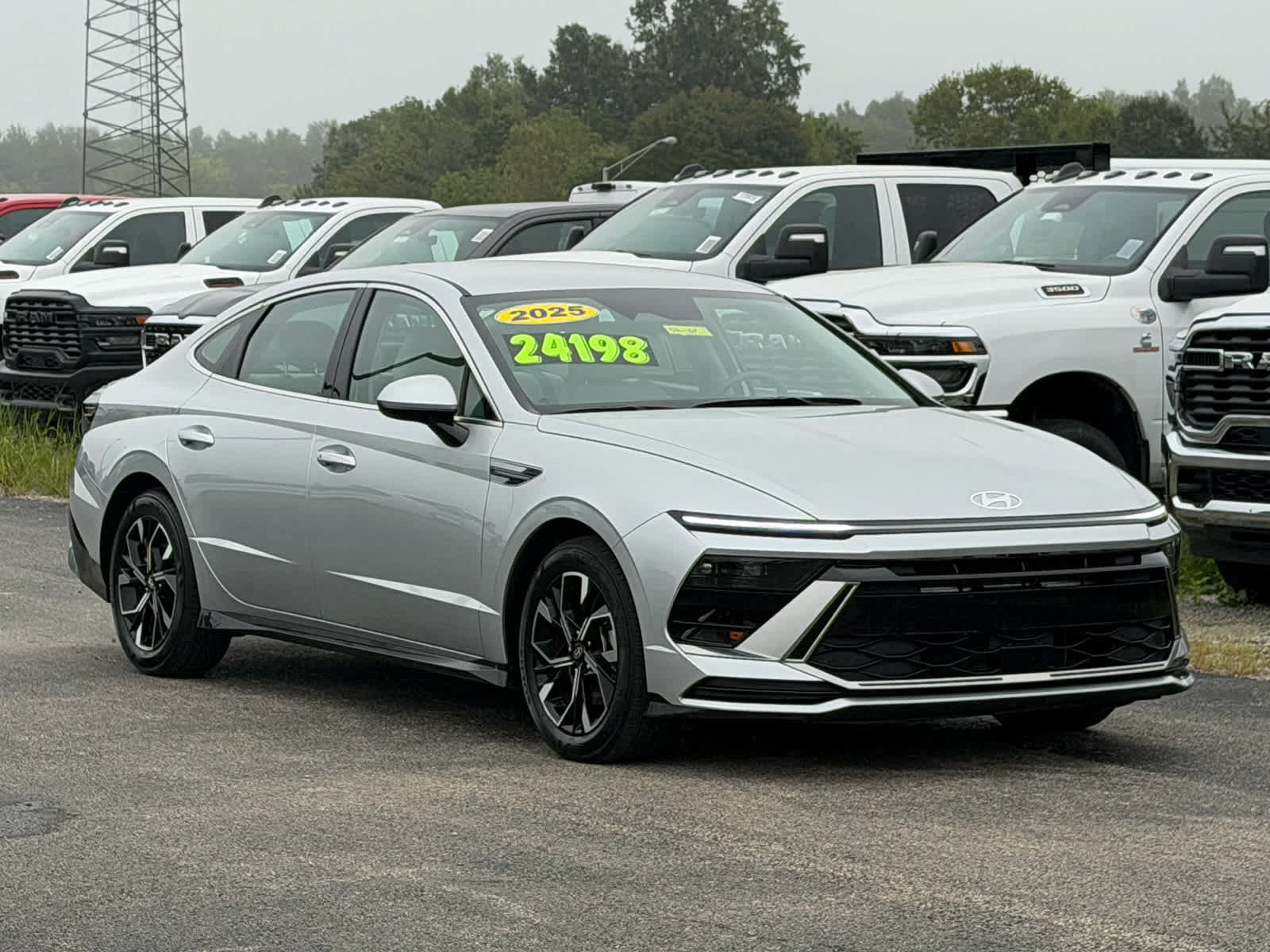 Used 2025 Hyundai Sonata SEL FWD image 1