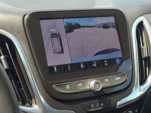 Used 2023 Chevrolet Equinox Premier AWD/4WD image 19