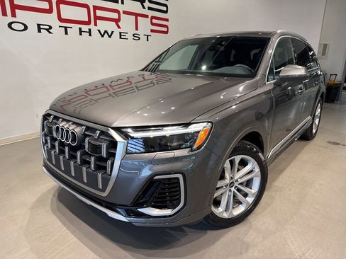 Used 2025 Audi Q7 2.0T Premium w/ Convenience Package AWD/4WD image 2