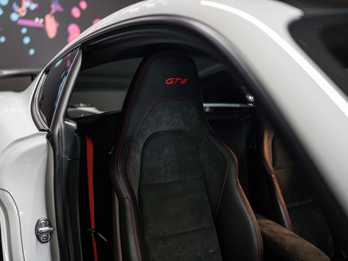 Used 2020 Porsche 718 Cayman GT4 image 11