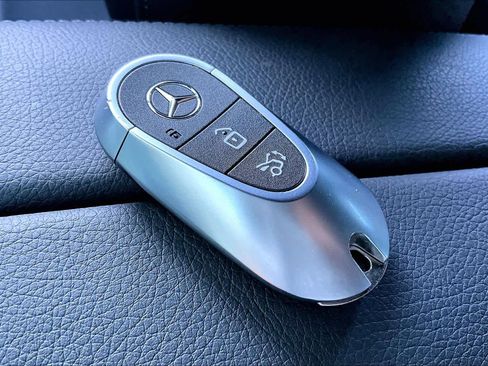 Used 2024 Mercedes-Benz GLC 300 GLC 300 image 15