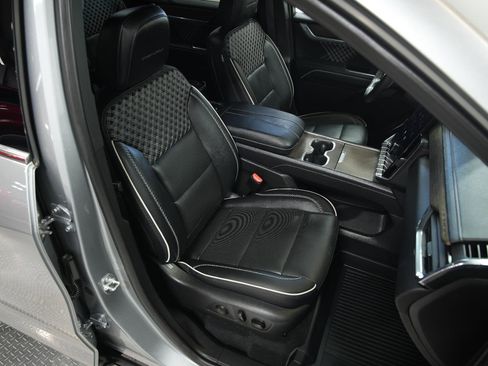 Used 2025 GMC Acadia Denali w/ LPO, Floor Liner Package AWD/4WD image 19