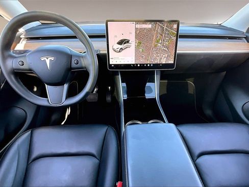 Used 2021 Tesla Model Y Long Range image 7
