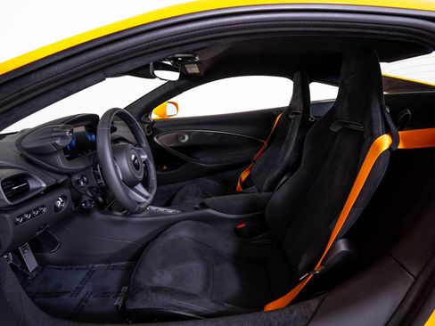 New 2026 McLaren Artura image 18