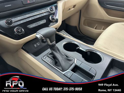Used 2020 Kia Sedona LX FWD image 25