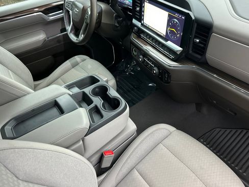 Used 2023 Chevrolet Silverado 1500 RST w/ Z71 Off-Road Package image 15