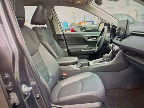 Used 2023 Toyota RAV4 XLE Premium FWD image 10