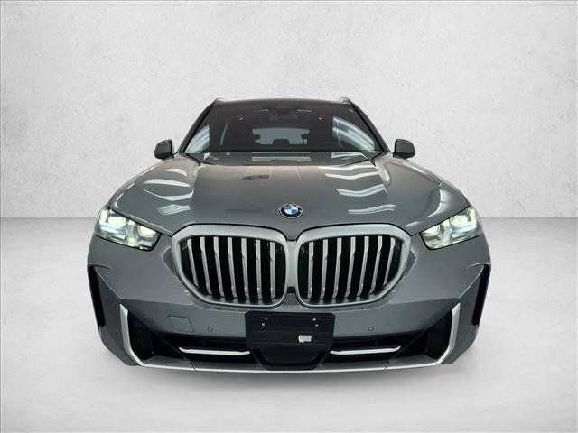 Used 2025 BMW X5 sDrive40i RWD image 2