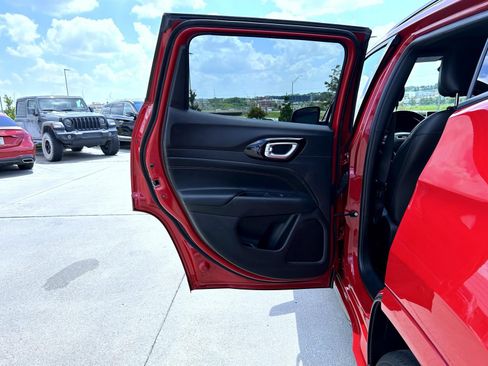 Used 2022 Jeep Compass Limited AWD/4WD image 20