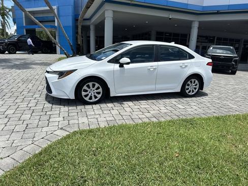 Used 2024 Toyota Corolla LE FWD image 20