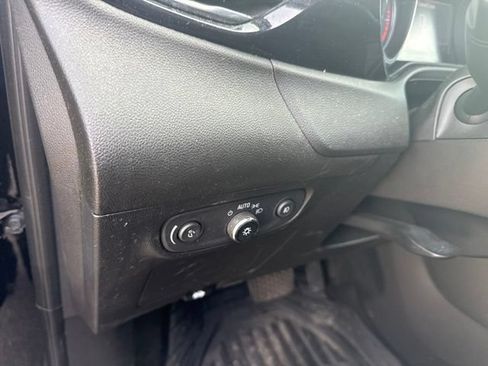Used 2021 Buick Encore GX Select FWD image 17