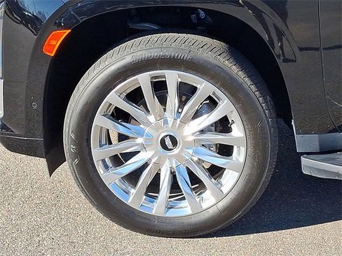 Certified 2023 Cadillac Escalade Premium Luxury image 31