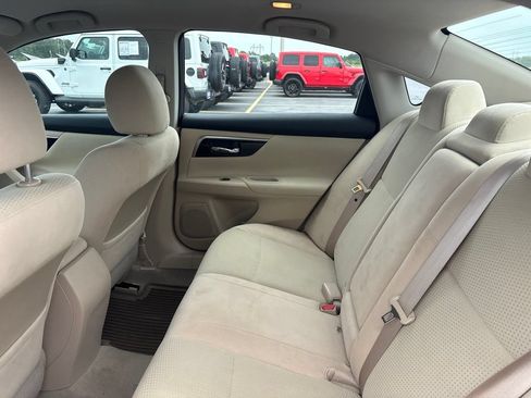 Used 2014 Nissan Altima 2.5 S w/ Sport Value Package FWD image 13