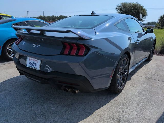 Used 2025 Ford Mustang GT Premium w/ GT Performance Package RWD image 3