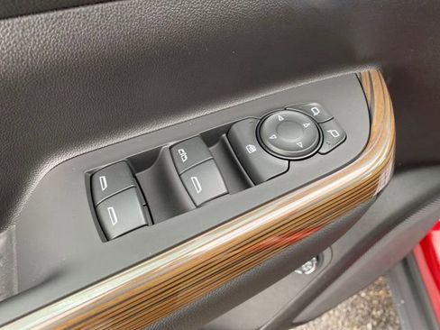 Certified 2023 GMC Acadia SLE w/ Driver Convenience Package image 18