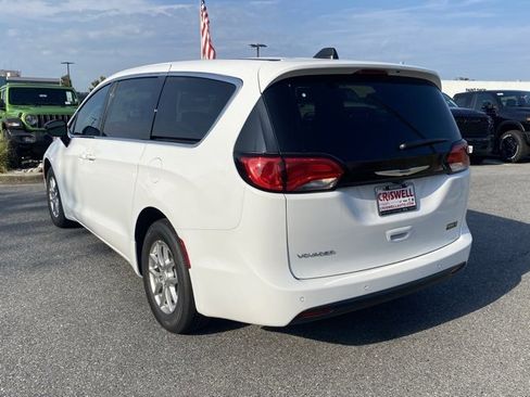 New 2026 Chrysler Voyager LX image 5