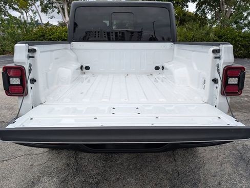 Used 2023 Jeep Gladiator Rubicon w/ LED Lighting Group image 16