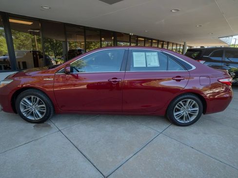 Used 2015 Toyota Camry SE FWD image 4