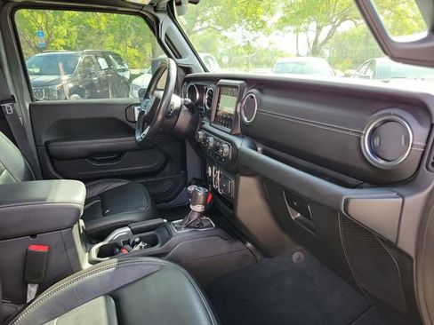 Used 2022 Jeep Wrangler Unlimited Sahara image 31