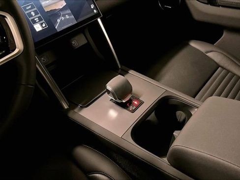 Certified 2025 Land Rover Discovery Sport S image 19