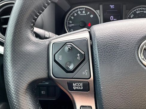 Used 2019 Toyota Tacoma SR5 RWD image 23