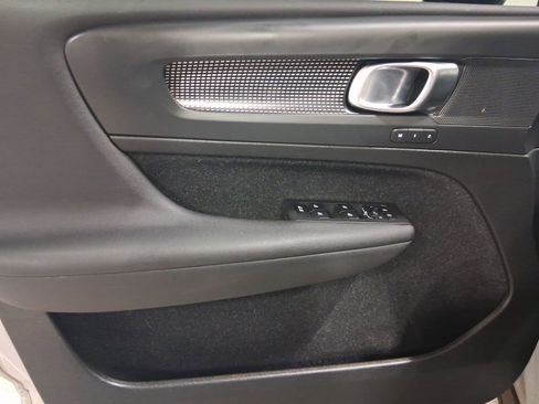 Used 2020 Volvo XC40 T5 R-Design w/ Protection Package Premier AWD/4WD image 20