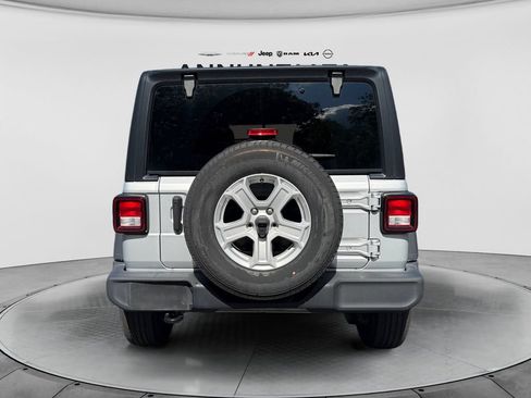 Used 2022 Jeep Wrangler Unlimited Sport AWD/4WD image 4